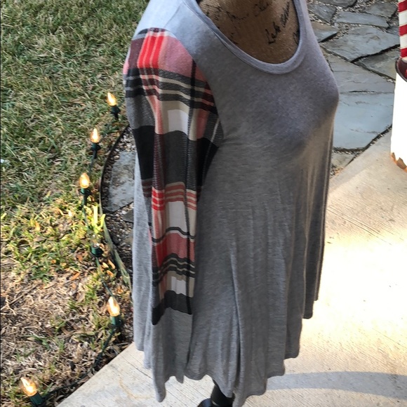 Gray and red plaid - Picture 2 of 6